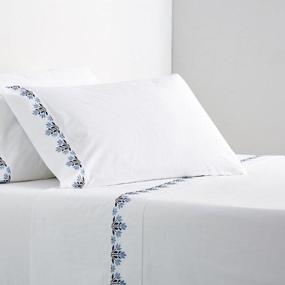 Pottery Barn set of pillow cases Blossom Embroidered Percale white blue standard - Picture 1 of 9